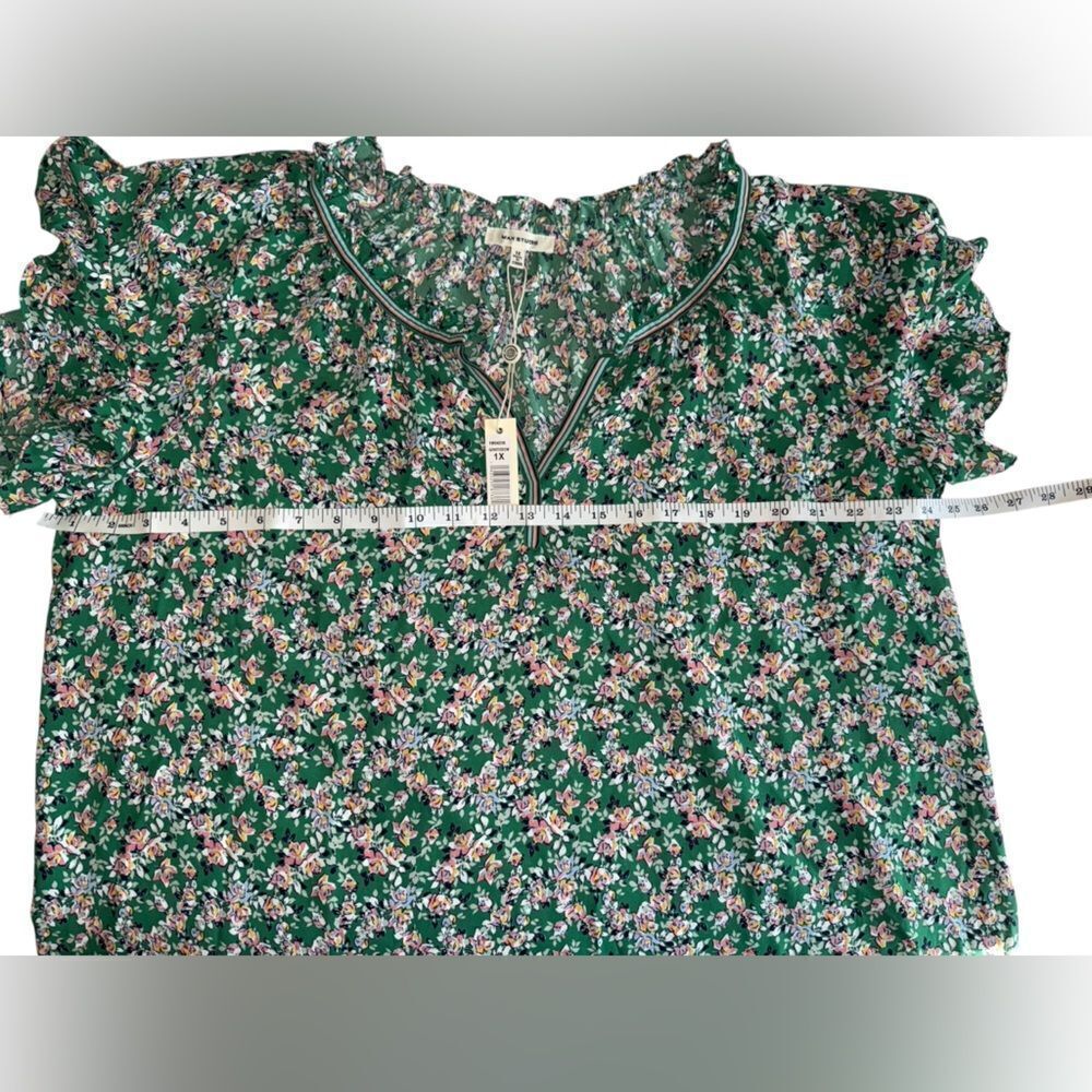 Max Studio Women’s 1X Floral Green Top NWT - Picture 5 of 9